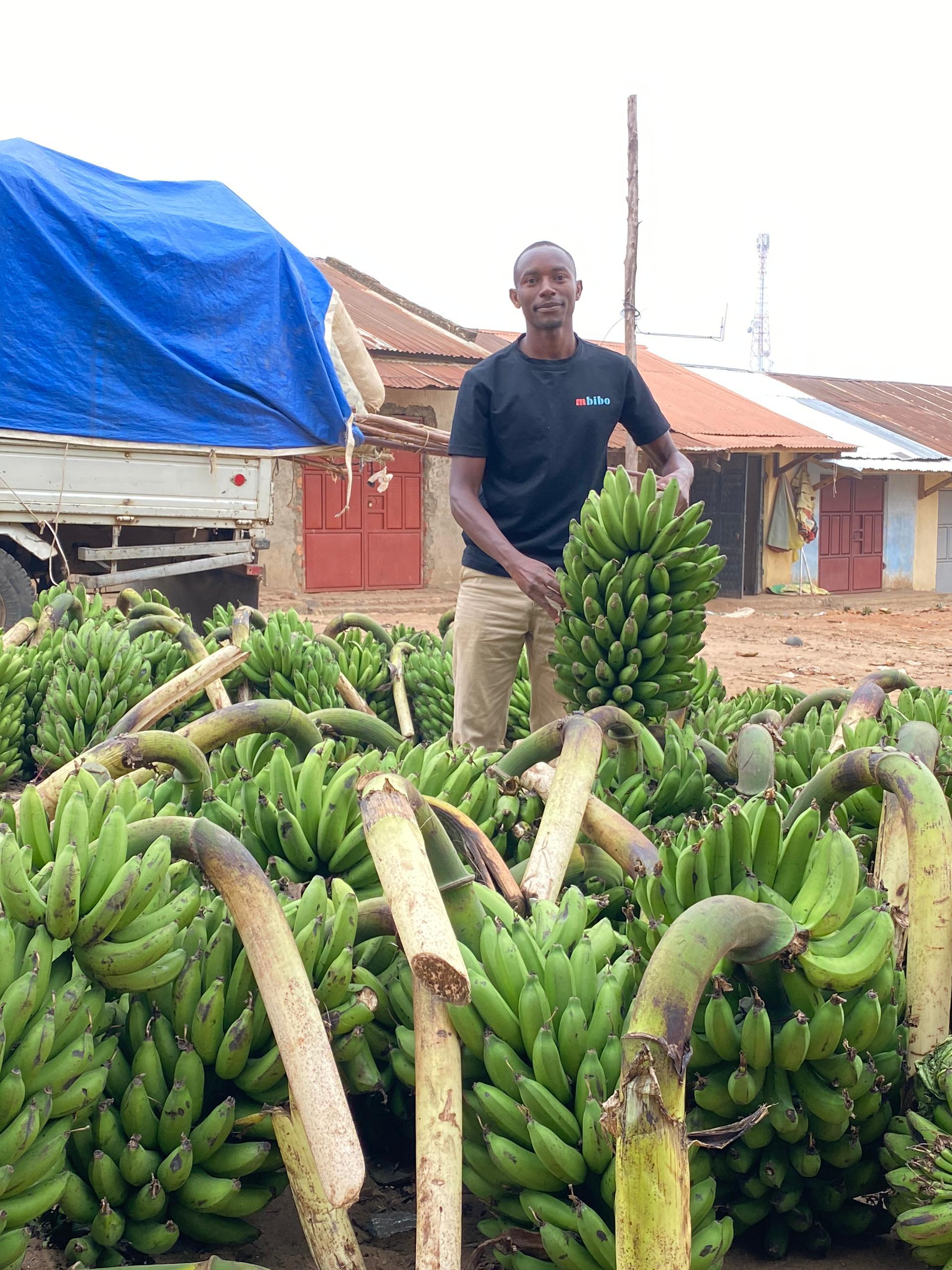 Mbibo farmers and produce buyers in action